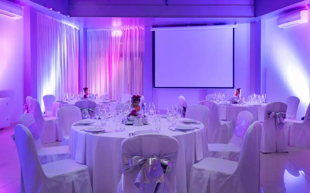 هتل کورت یارد بای ماریوت واسیلی وسکی سنت پترزبورگ - مهرپرواز